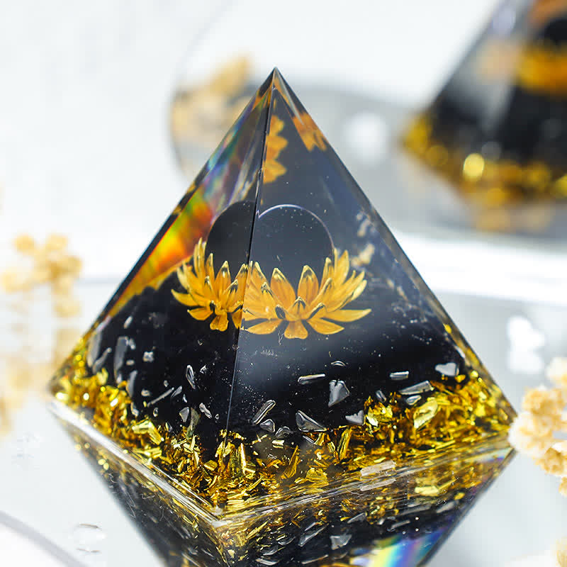 Olivenorma "Licht im Dunkeln" - Schwarzer Onyx Lotus Orgonpyramide 