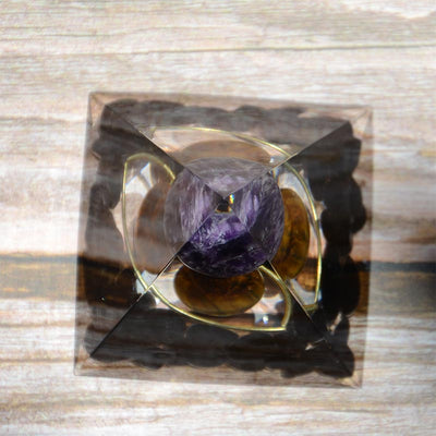 Amethystkugel mit Obsidian Tigerauge Orgonpyramide