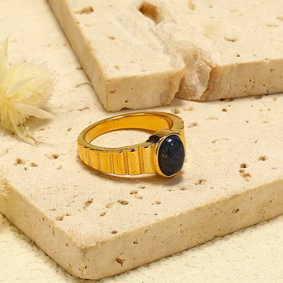 Olivenorma Lapis-Lazuli-Gold-Vertikalmuster-Titanstahlring