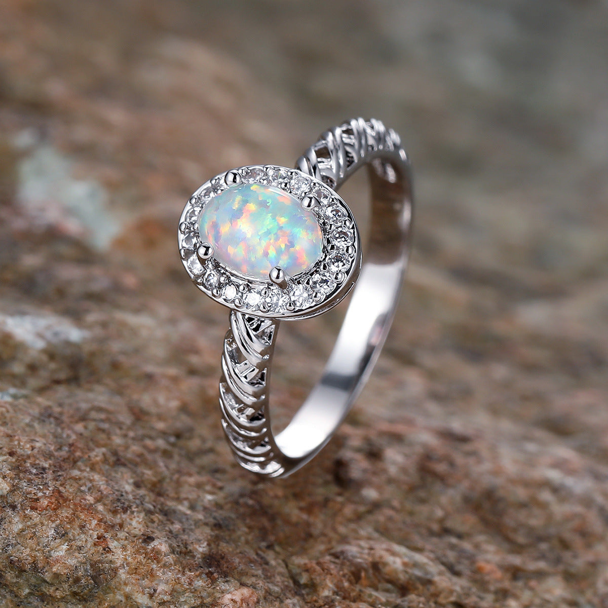 Olivenorma Oval Opal Besatz geflochtenes Seil Muster Ring