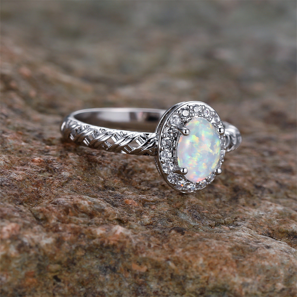 Olivenorma Oval Opal Besatz geflochtenes Seil Muster Ring