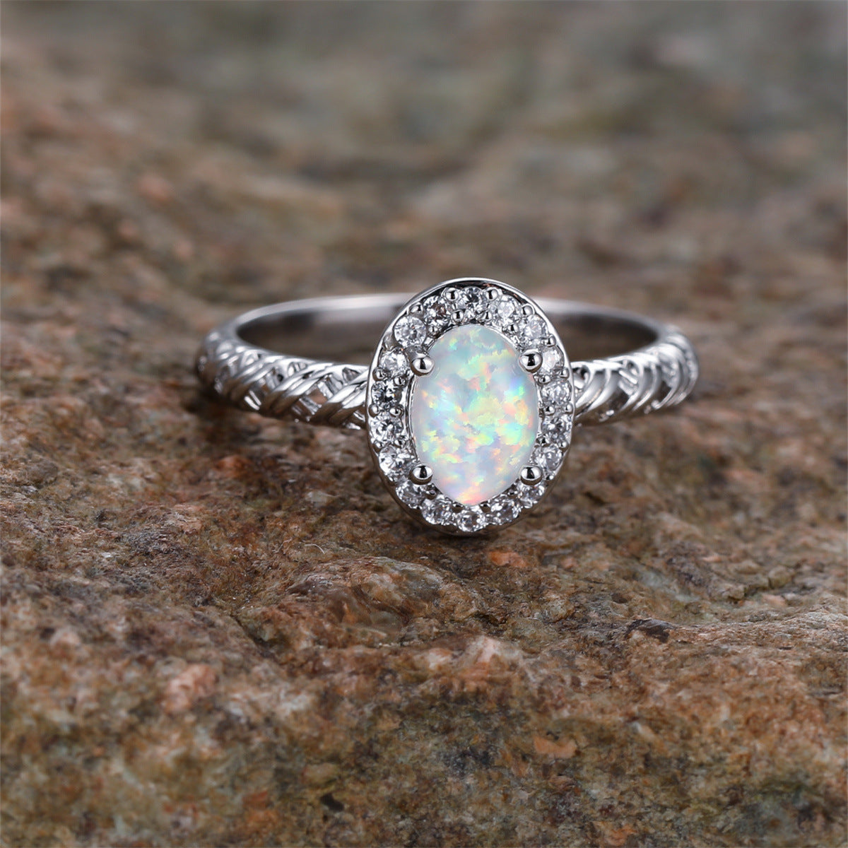 Olivenorma Oval Opal Besatz geflochtenes Seil Muster Ring