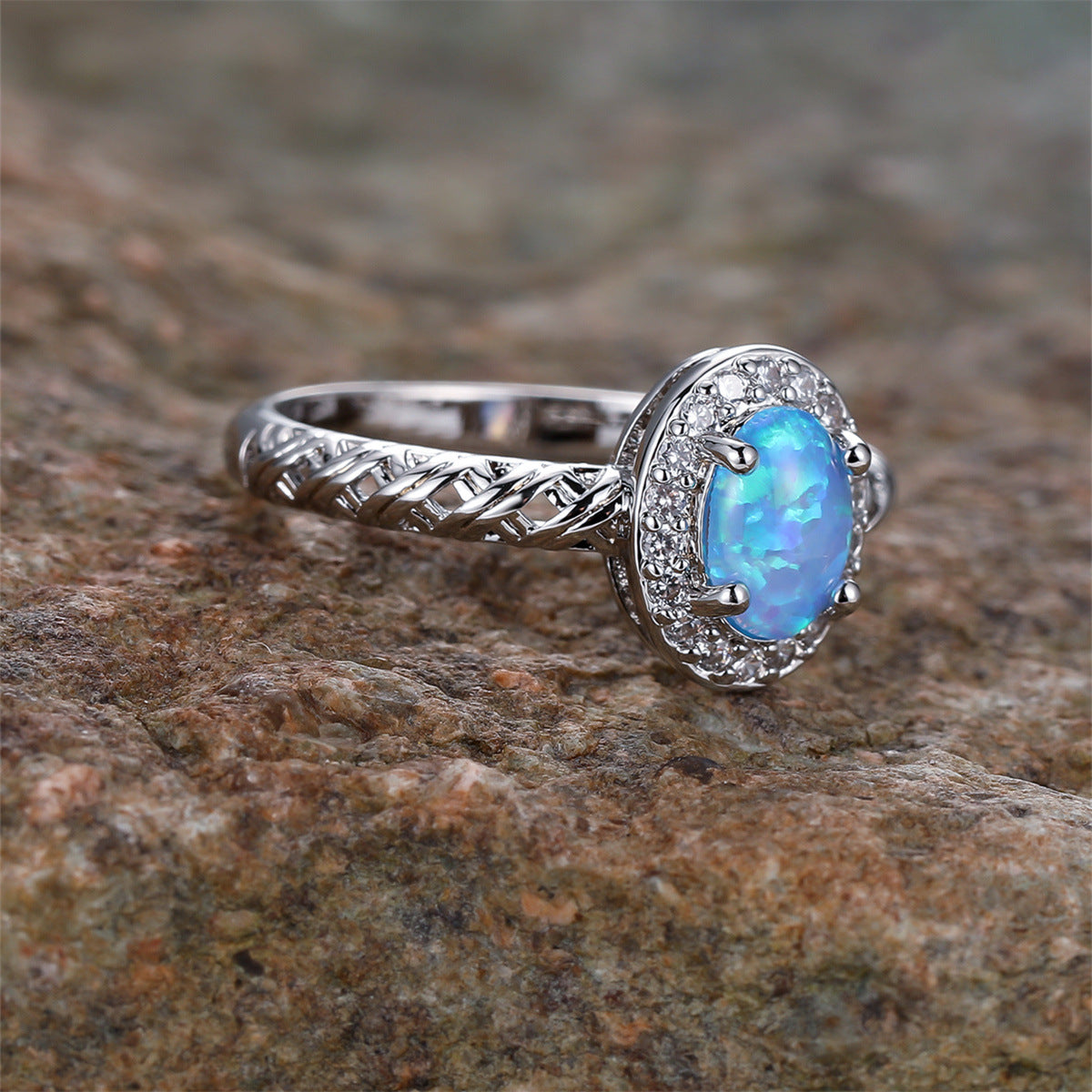 Olivenorma Oval Opal Besatz geflochtenes Seil Muster Ring