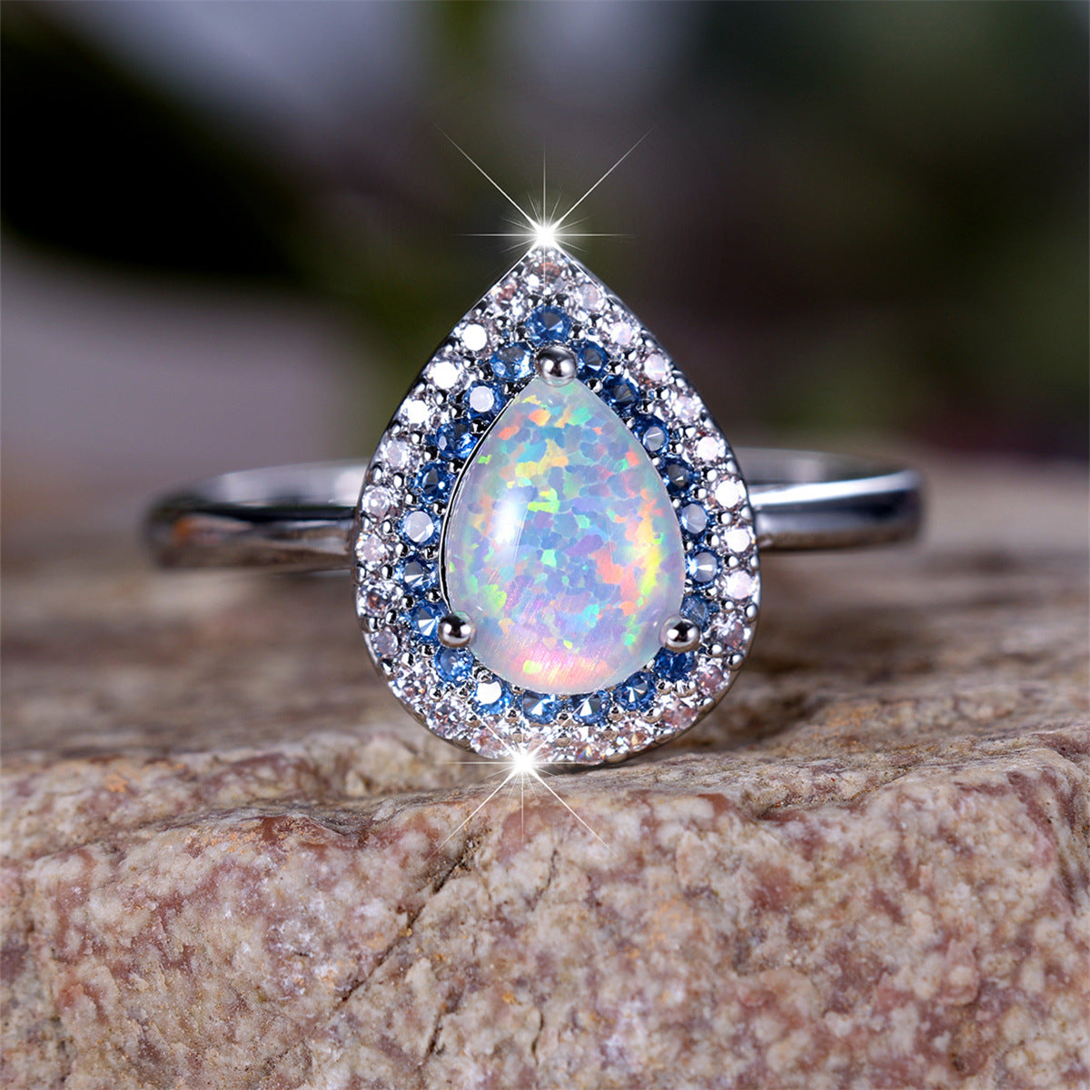 Olivenorma Wassertropfen Typ Opal Weißer Zirkon Ring