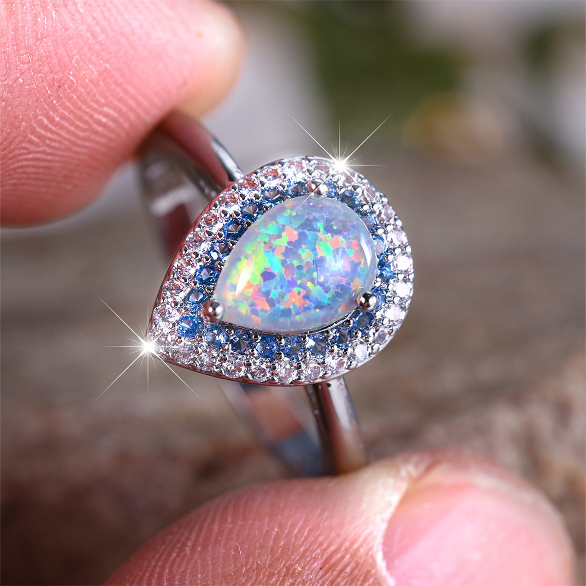 Olivenorma Wassertropfen Typ Opal Weißer Zirkon Ring