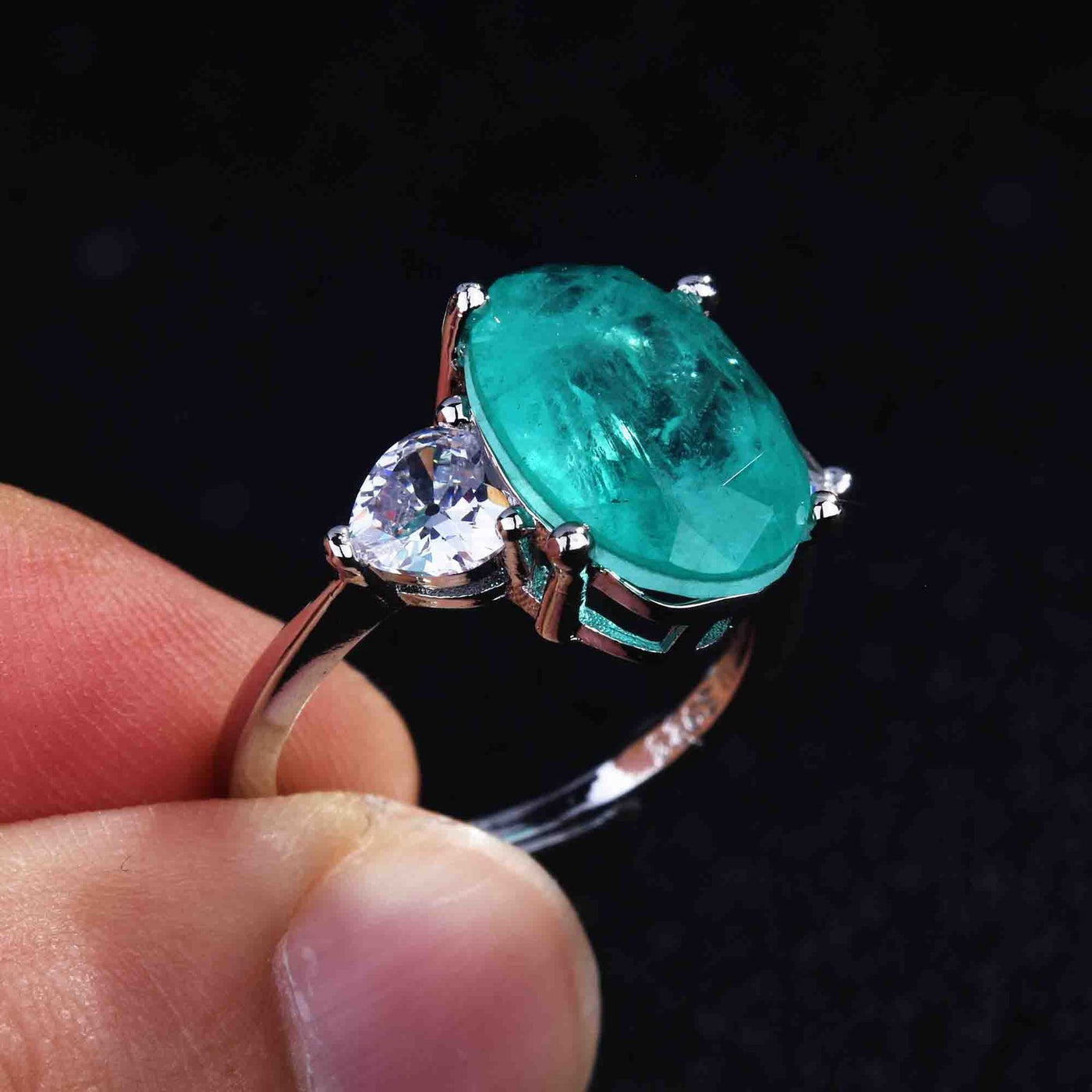 Olivenorma Verschiedene Paraiba-Turmalin Simulierte Diamant Verstellbarer Ring