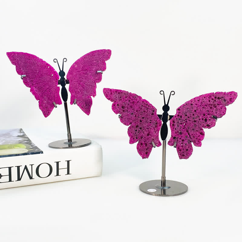 Olivenorma Naturroter Korund Schmetterling Gravur Edelsteindekoration 