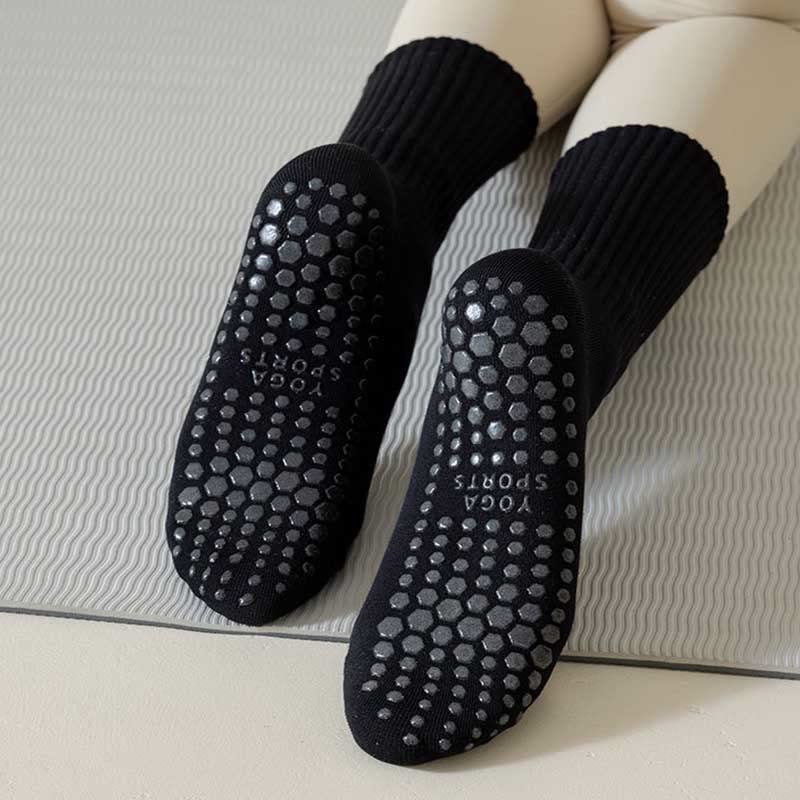 Olivenorma Rutschfeste einfarbig gestreifte texturierte Crew-Socken Yoga-Socken