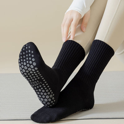 Olivenorma Rutschfeste einfarbig gestreifte texturierte Crew-Socken Yoga-Socken