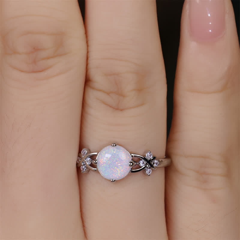 Olivenorma Opal White Zircon Vierblättriges Kleeblatt Ring