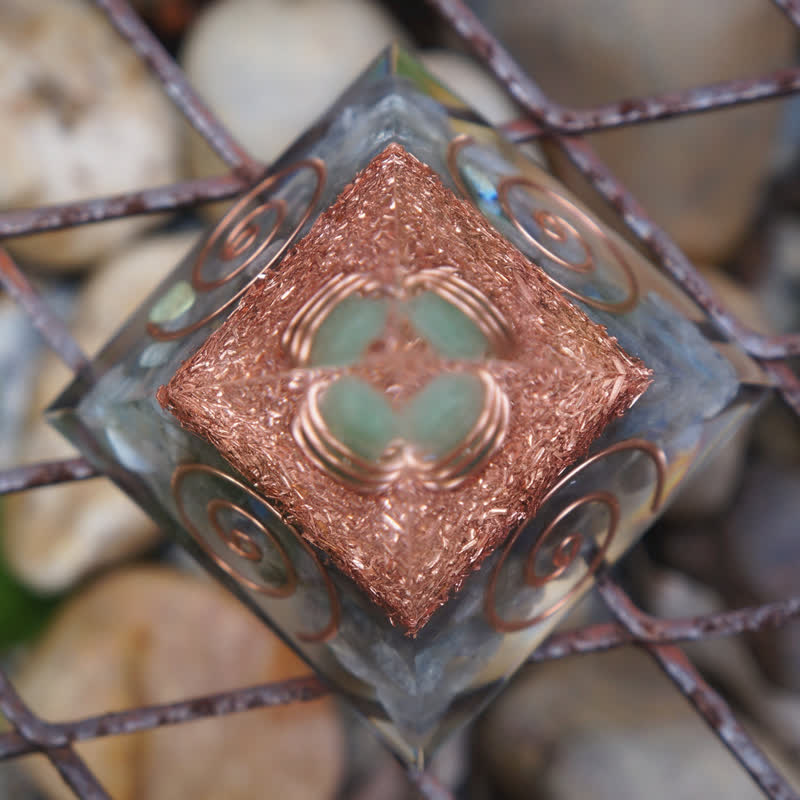 Olivenorma Green Aventurine Hexagonal Prism Labradorite Orgon-Pyramide