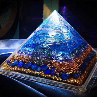 Olivenorma „Sternenmeer“ Orgon-Pyramide aus klarem Kristall mit Lapislazuli