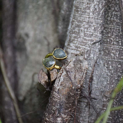 Olivenorma Natural Labradorit Surround Ring