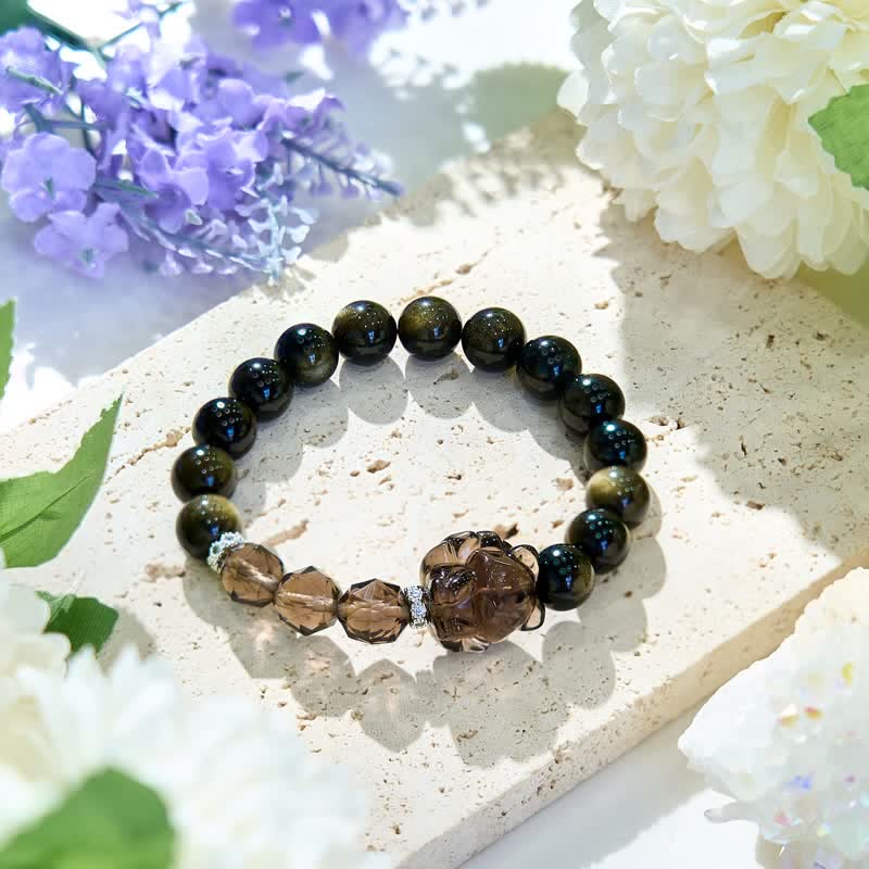 Olivenorma Armband mit Anhänger „Kleiner Fuchs“ aus goldenen Obsidianperlen 