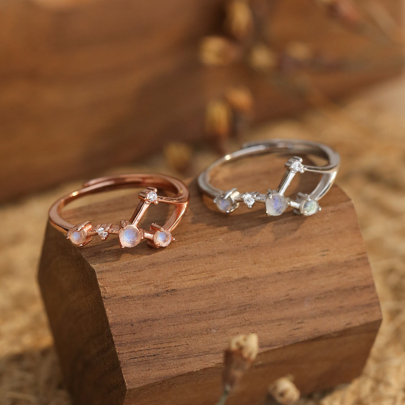 Olivenorma Ring mit Sternzeichensymbol aus natürlichem Mondstein