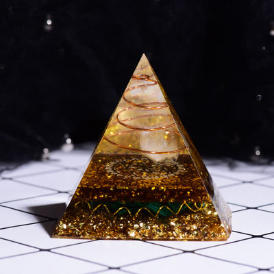 Olivenorma Orgon-Pyramide aus klarem Kristall-Malachit