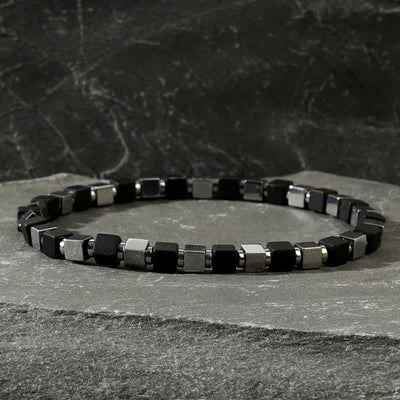 Olivenorma Schwarzes quadratisches Hämatit-Würfelperlen-Herrenarmband 