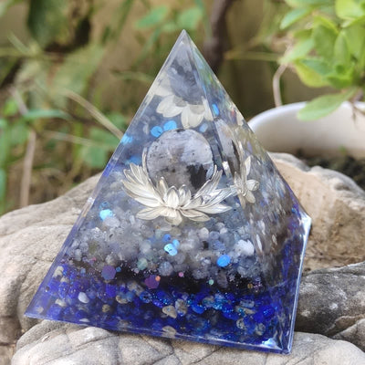 Olivenorma Mondstein Lapislazuli Lotus Sockel Orgon-Pyramide