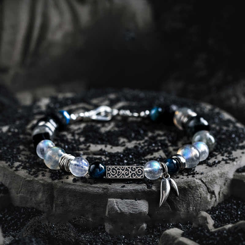 Olivenorma Armband mit Perlen aus Mondstein und blauem Tigerauge