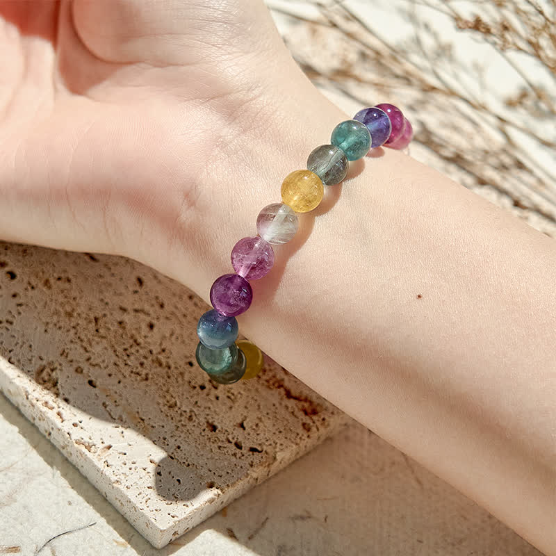 Olivenorma Armband mit Perlen aus natürlichem Regenbogenfluorit