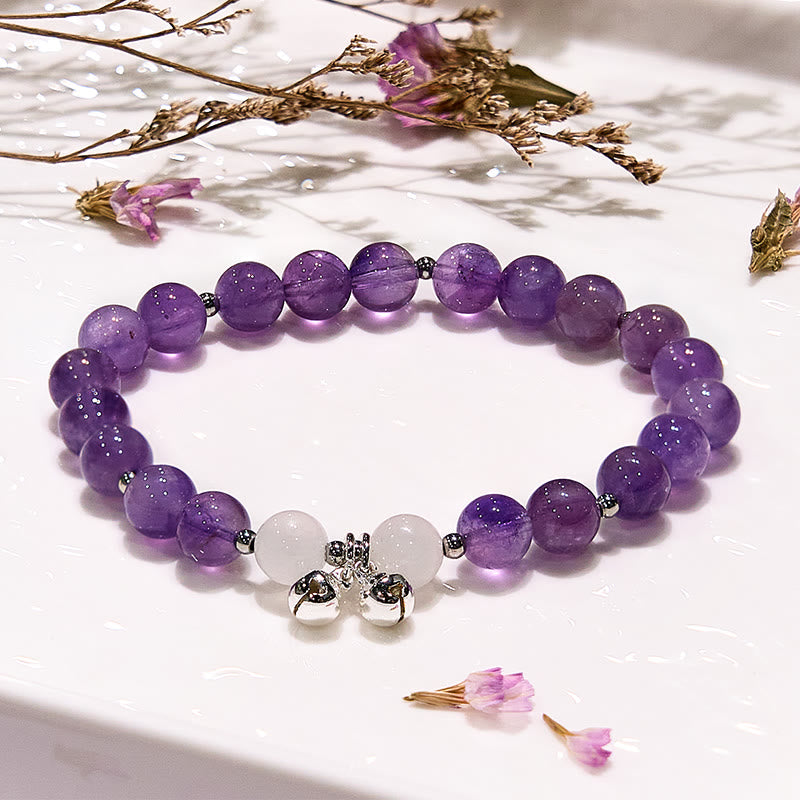 Olivenorma Armband aus natürlichem Amethyst mit weißen Jade-Glockenperlen