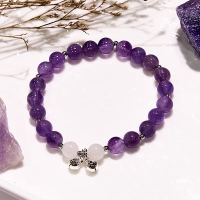 Olivenorma Armband aus natürlichem Amethyst mit weißen Jade-Glockenperlen