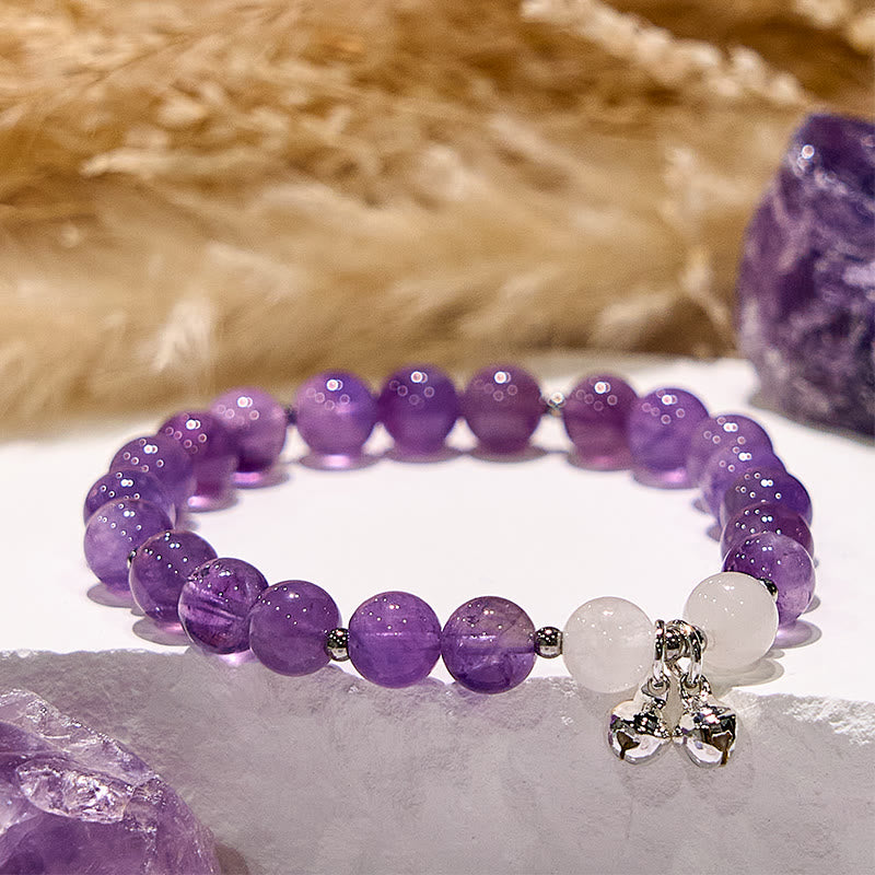 Olivenorma Armband aus natürlichem Amethyst mit weißen Jade-Glockenperlen