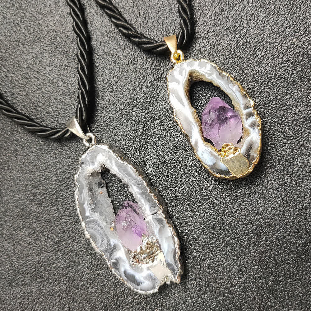 Olivenorma Halskette mit Anhänger „Amethyst“ und weißem Achat, Kristallhöhle