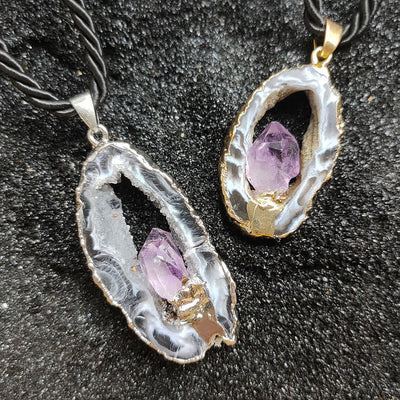 Olivenorma Halskette mit Anhänger „Amethyst“ und weißem Achat, Kristallhöhle