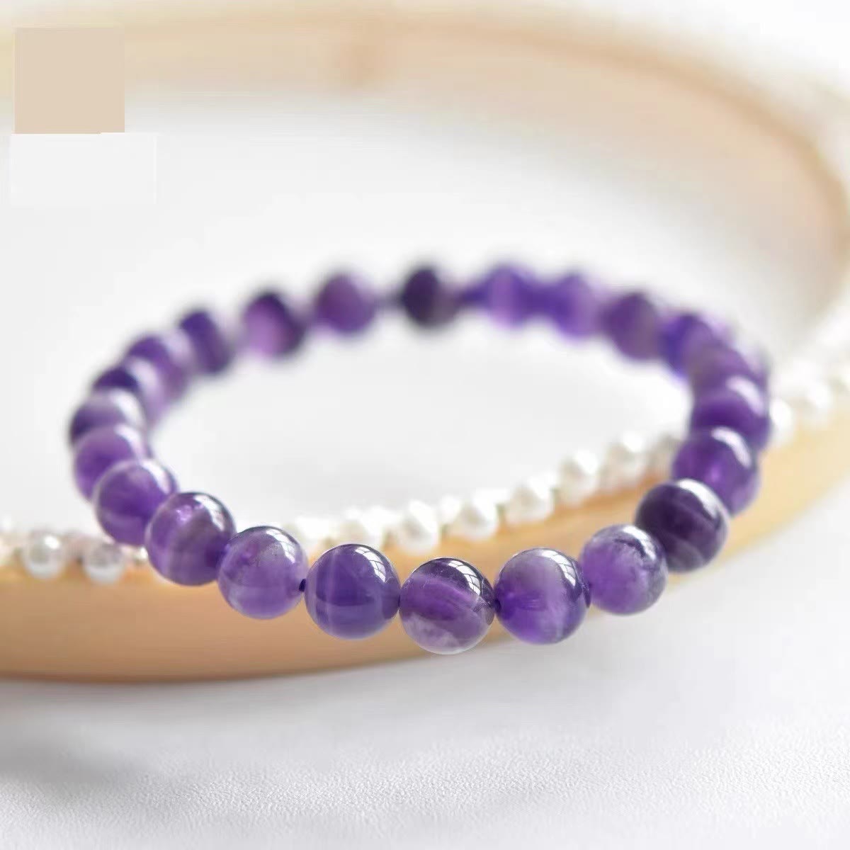 Olivenorma Natürliches Amethyst-Heilarmband mit runden Perlen