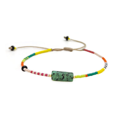 Olivenorma Armband mit rechteckigem Kristallanhänger und Naturperlen