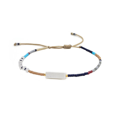 Olivenorma Armband mit rechteckigem Kristallanhänger und Naturperlen