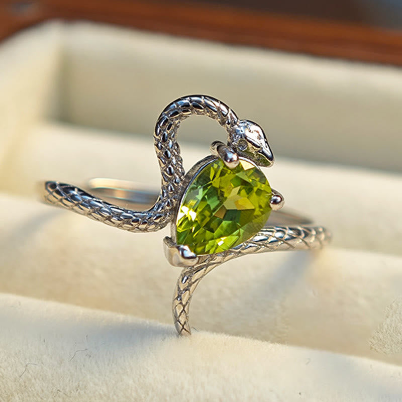 Olivenorma Silber Schlangenring mit natürlichem Peridot