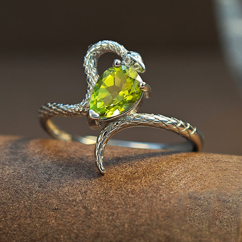 Olivenorma Silber Schlangenring mit natürlichem Peridot