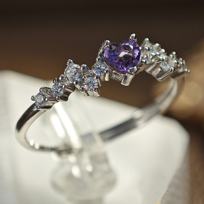 Olivenorma Ring in Herzform aus natürlichem Amethyst