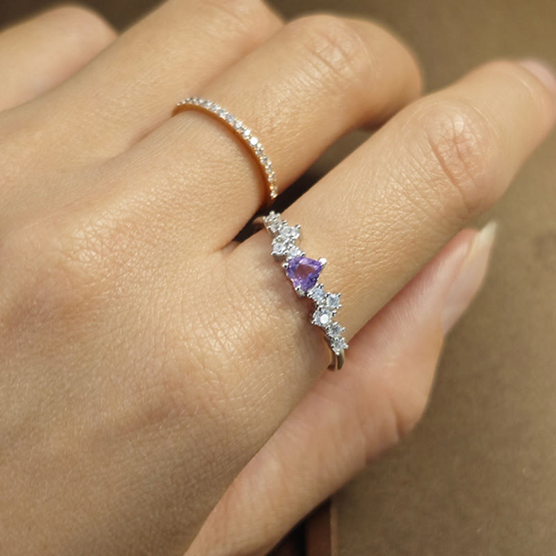 Olivenorma Ring in Herzform aus natürlichem Amethyst