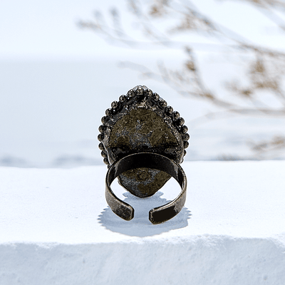 Olivenorma Verstellbarer Ring aus natürlichem Amethyst in unregelmäßiger Form