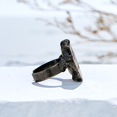 Olivenorma Ring aus natürlichem unregelmäßigem Achat in antikem Kupfer