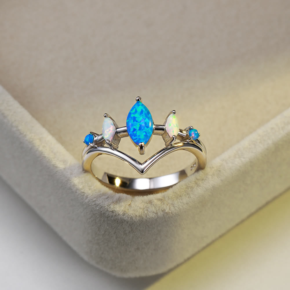 Olivenorma Kronenring mit natürlichem blauem und weißem Opal