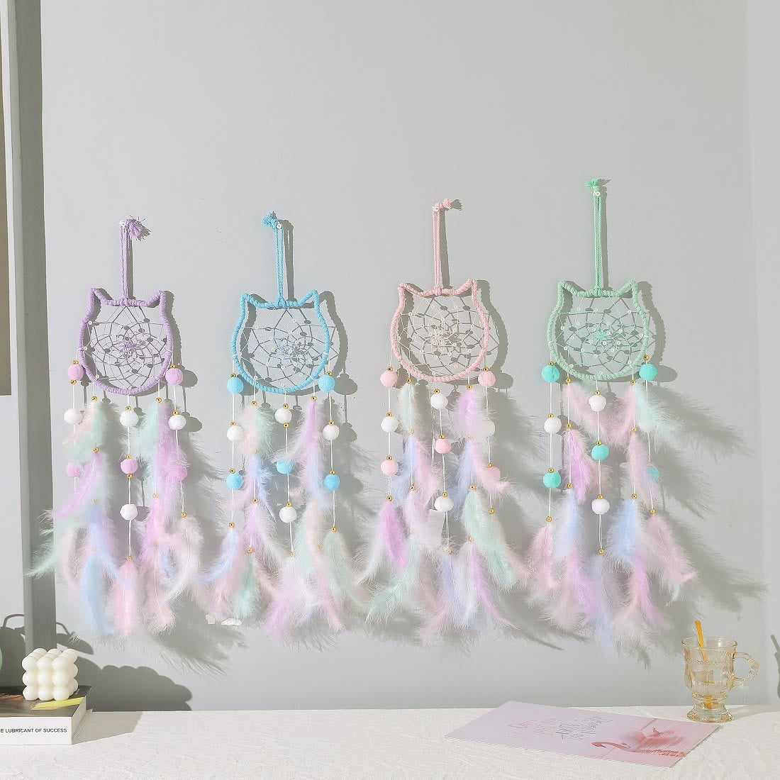 Olivenorma Traumfänger mit süßer Katze und Mond und Sternen
