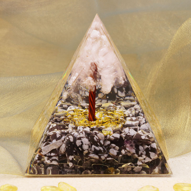 Olivenorma Rosenquarz mit Schneeflockenobsidian-Orgon-Pyramide 