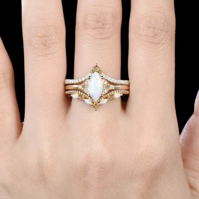 Olivenorma Eternal Glow Opal Versprechensring-Set