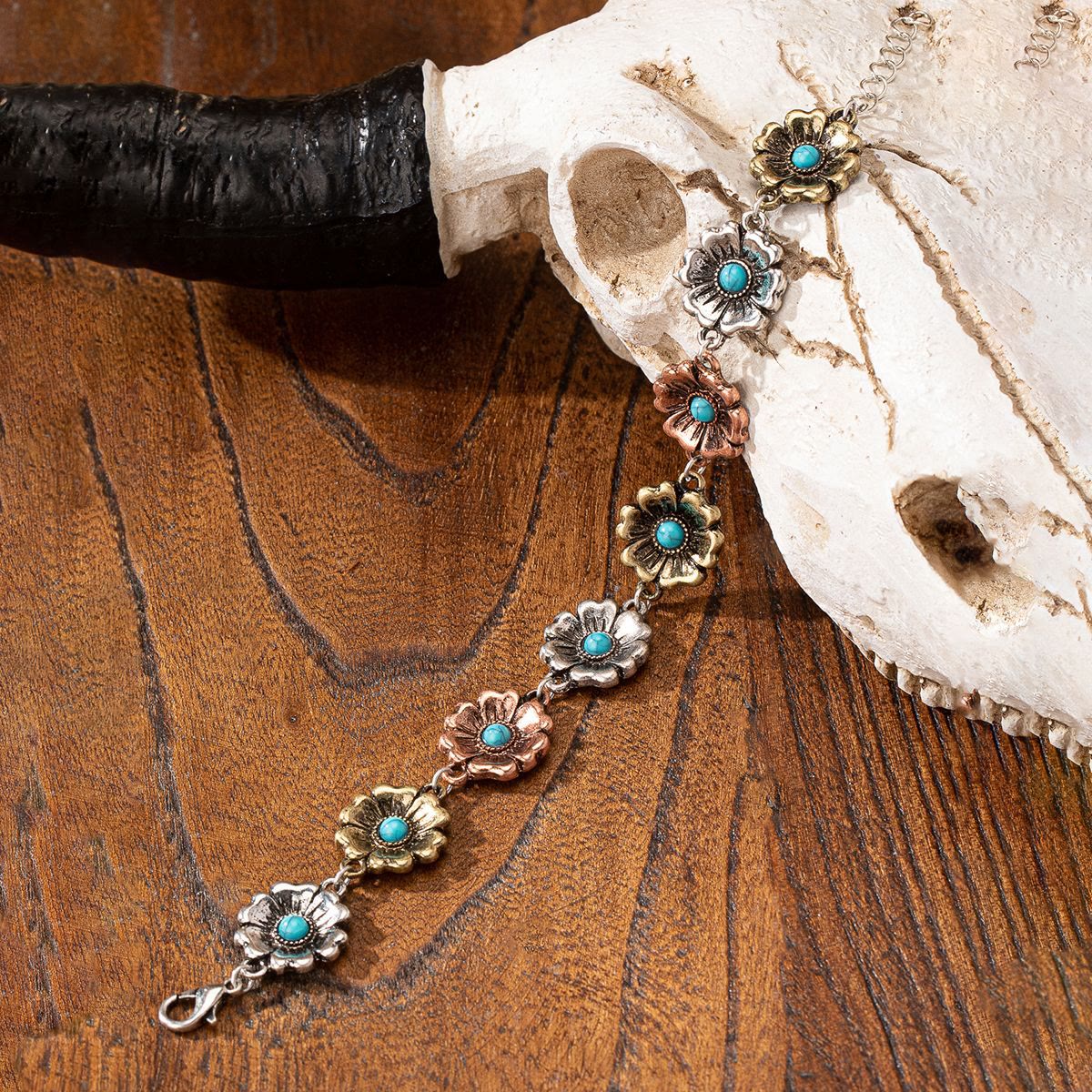Olivenorma Türkisfarbenes Metallarmband im Bohemian-Stil