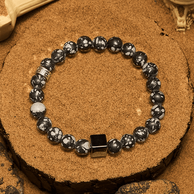 Olivenorma Schneeflocken-Obsidian-Armband mit Hämatit-Perlen im Quadratschliff