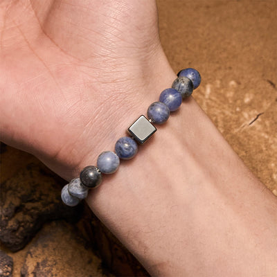 Olivenorma Armband mit Hämatit-Sodalith-Perlen im Quadratschliff, 8 mm