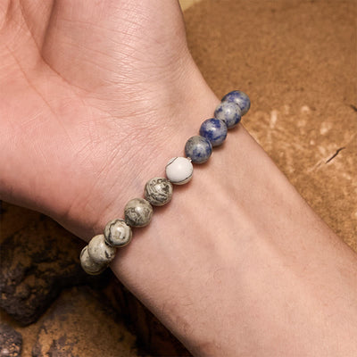 Olivenorma Armband mit Perlen aus natürlichem blauem Sodalith und grauem Jaspis