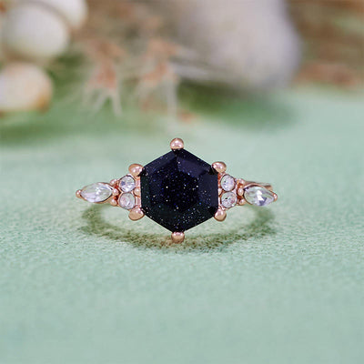 Olivenorma Verlobungsring mit Moissanit-Blattschliff aus blauem Sandstein