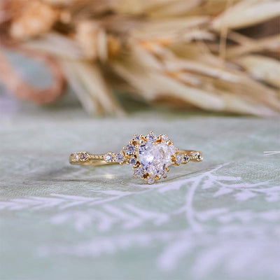 Olivenorma „Gypsophila“ Herzring mit künstlichem Diamanten