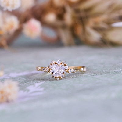 Olivenorma „Gypsophila“ Herzring mit künstlichem Diamanten