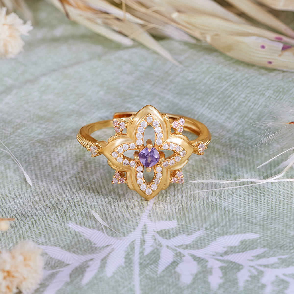 Olivenorma Amethyst Palace Retro-Ring mit geschnitztem Design